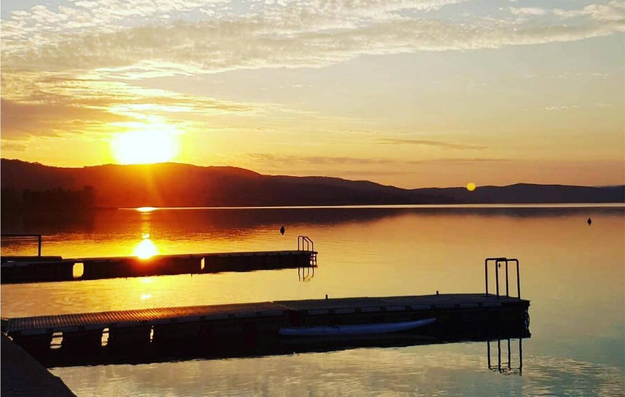 Gorgeous Stacaravan In Tuoro Sul Trasimeno Villa Buitenkant foto